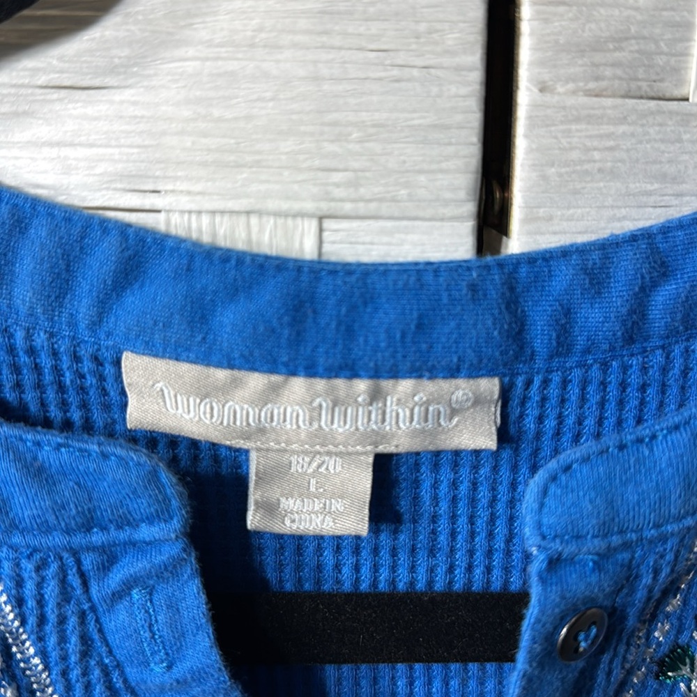 Woman Within Women’s Blue Embroidered Thermal Henley‎ Long Sleeve Size Large - Picture 9 of 10
